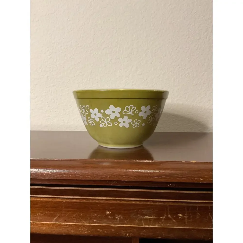 Vintage Pyrex spring blossom crazy daisy green 401 1.5 pt mixing bowl DWD
